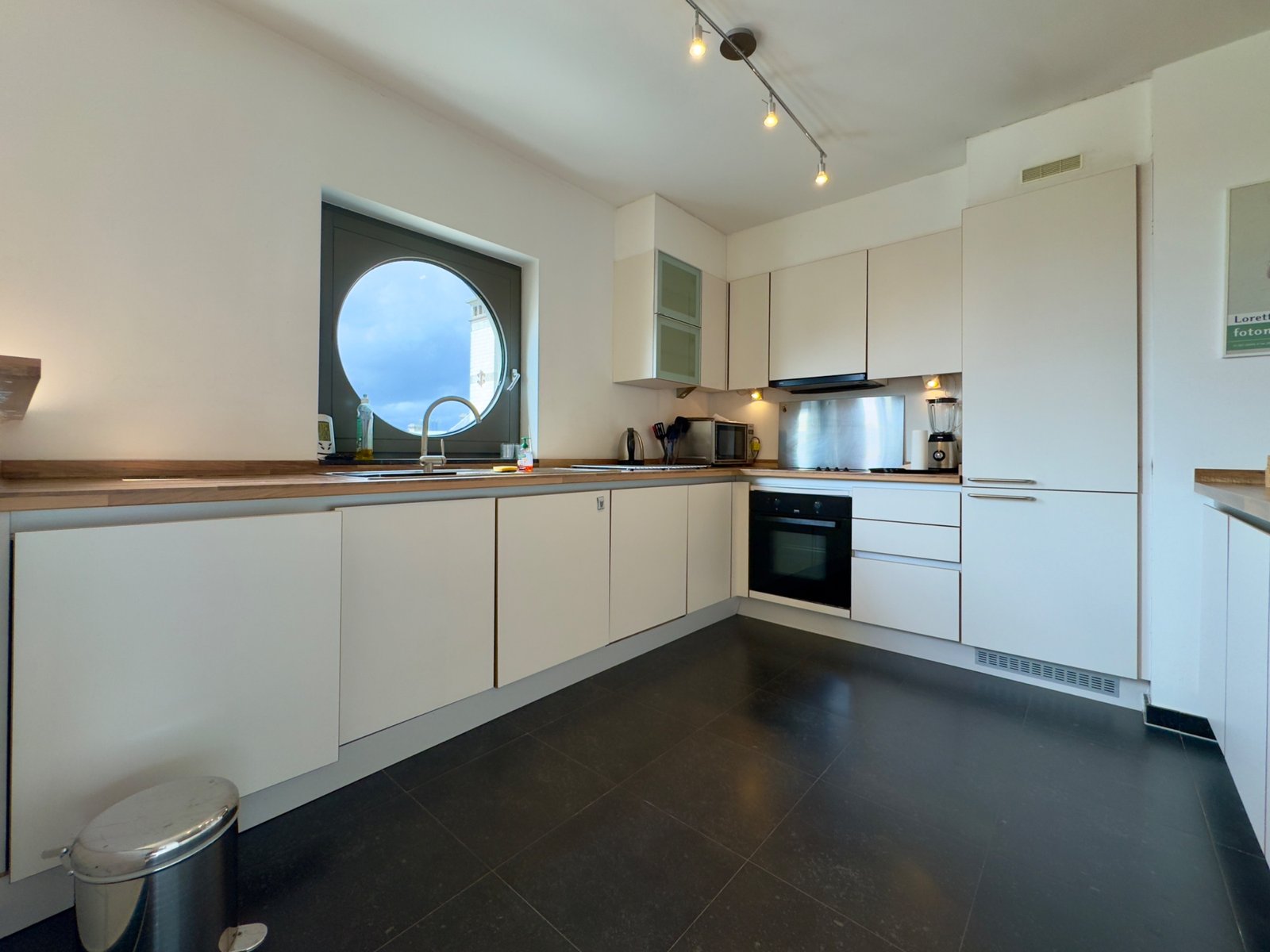 Sablon : Penthouse meublé 3 chambres + 2 Terrasses — photo 8