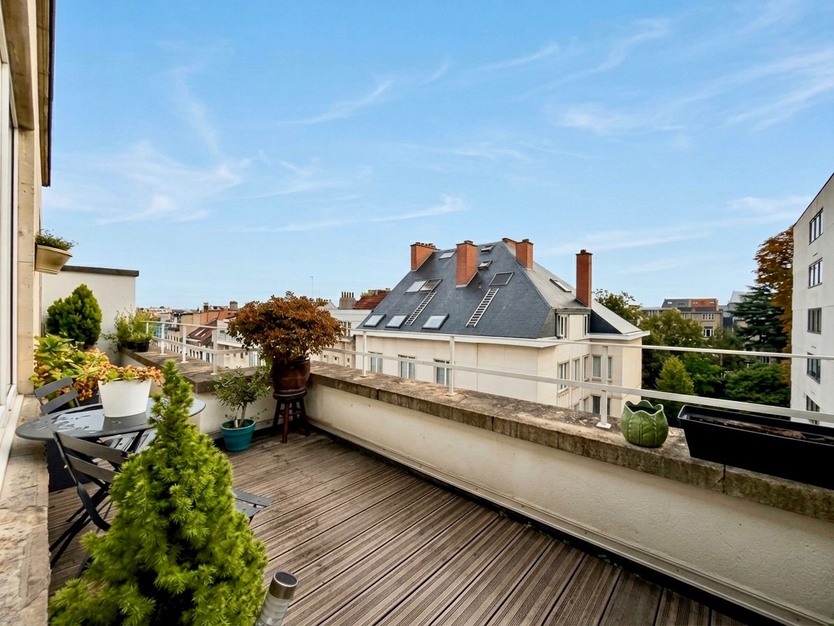 Étangs d'Ixelles : Appartement Studio + Terrasse — photo 2