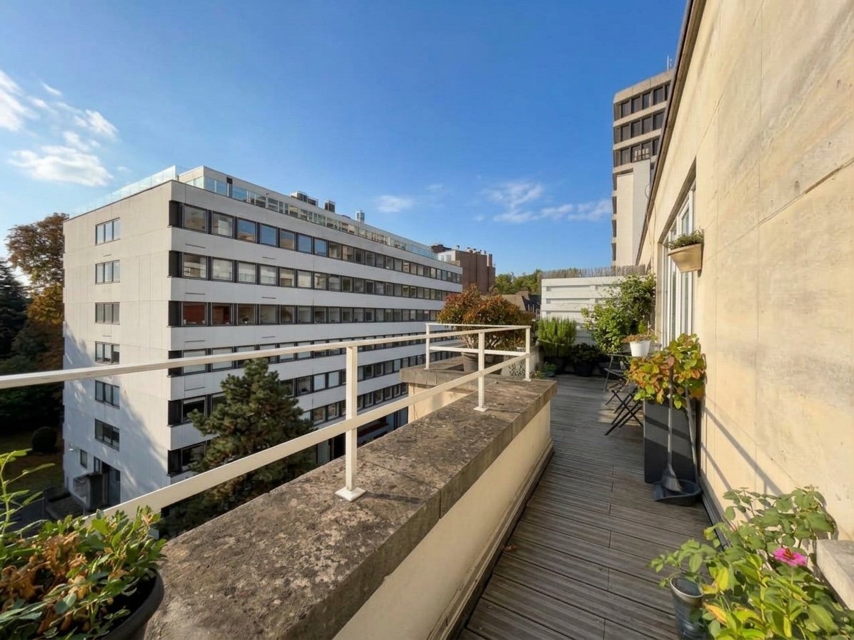 Étangs d'Ixelles : Appartement Studio + Terrasse — photo 4