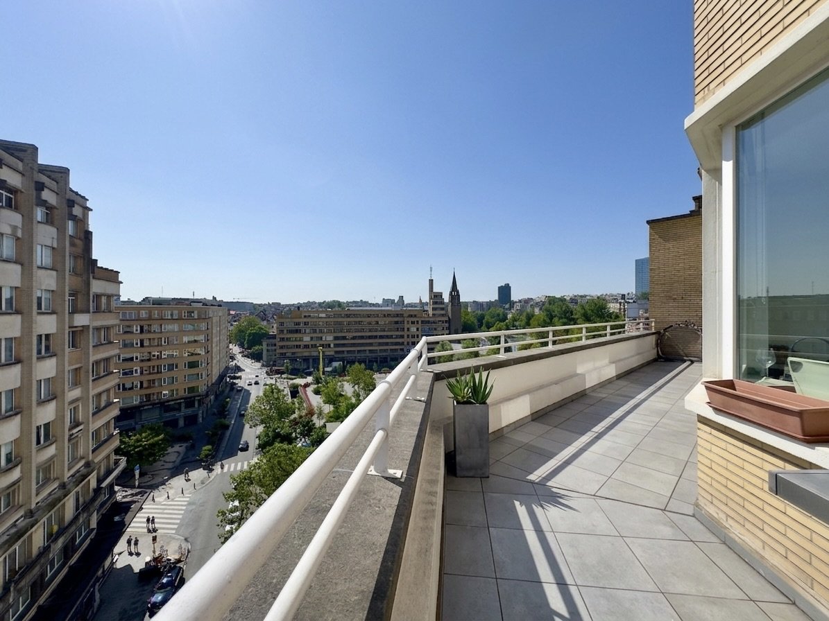 Flagey : Penthouse 2 chambres + Terrasse Sud — photo 4